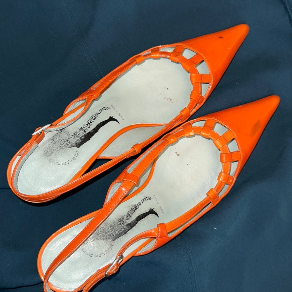 Sigerson Morrison Orange pointed toe heels size 7